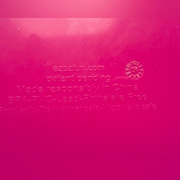 EZPZ Silicone Suction Placemat and Plate Combination for infants & Toddlers - Picture 4 of 6